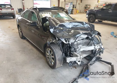 2016 Mercedes-Benz C 300 4Matic из США, поврежденный, VIN 55SWF4KB2GU139491